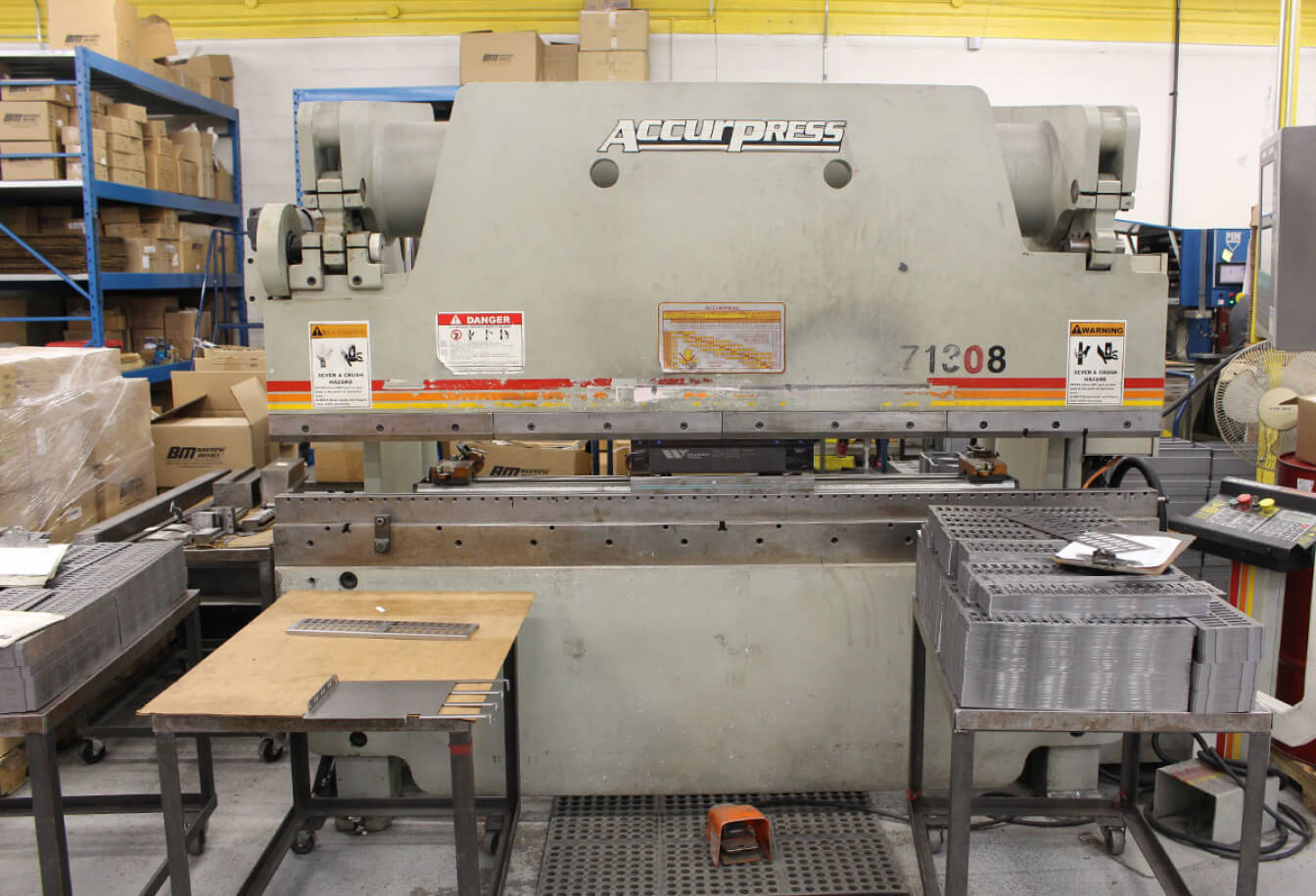 Amada HG1303 Hybrid Servo Electric / Hydraulic Press Brake 130 Ton Ultra-High Precision 3 Metres long.
 